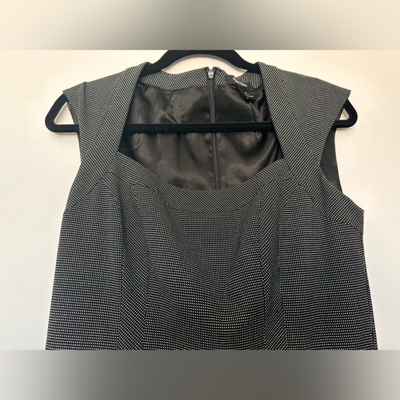 White House Black Market Shift Dress - Picture 5 of 8